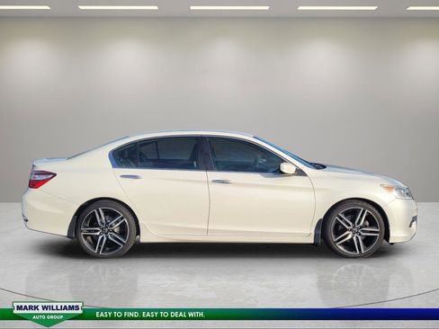 Used 2017 Honda Accord Sport image 2