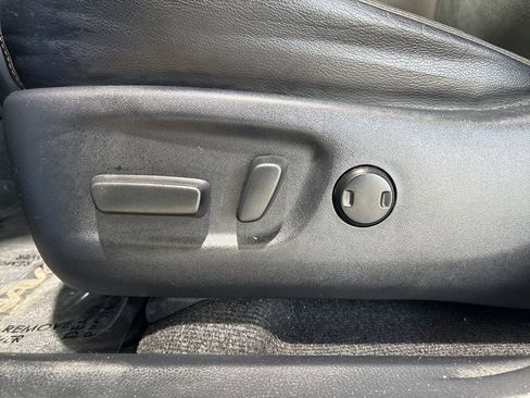 Used 2016 Toyota RAV4 SE image 12