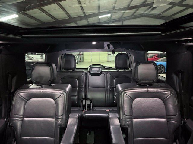 Used 2022 Lincoln Navigator Reserve AWD/4WD image 25