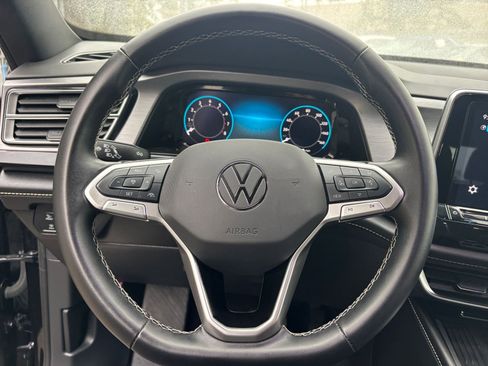 Used 2025 Volkswagen Atlas Cross Sport SE image 28