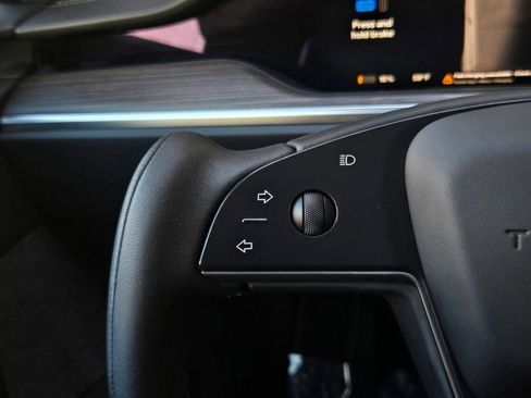 Used 2023 Tesla Model S image 22