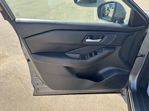 Used 2024 Nissan Rogue SV image 20