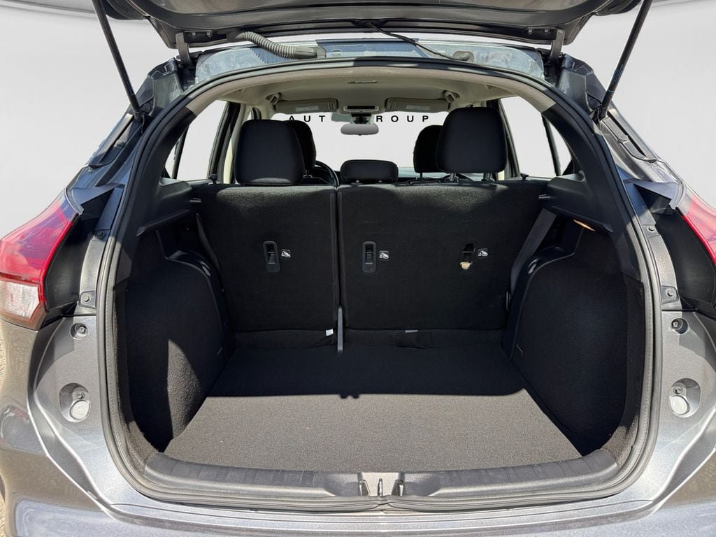 Certified 2023 Nissan Kicks SV FWD image 19