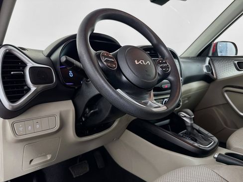 Used 2025 Kia Soul LX image 21