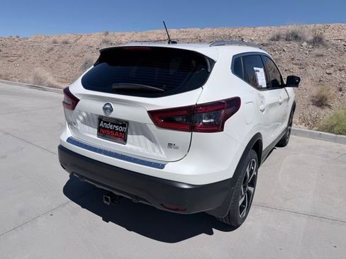 Used 2022 Nissan Rogue Sport SL w/ Premium Package image 6