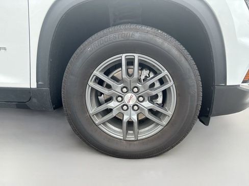 Used 2025 GMC Acadia Elevation FWD image 12