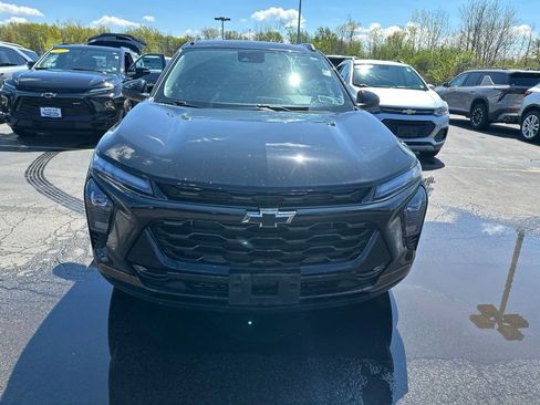 Used 2024 Chevrolet Trax ACTIV w/ Sunroof Package FWD image 3