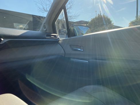 Used 2021 Toyota Sienna Limited image 30