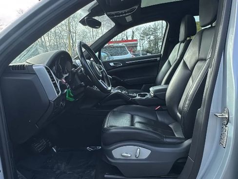 Used 2016 Porsche Cayenne image 10