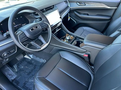 New 2026 Jeep Grand Cherokee L Limited AWD/4WD image 9