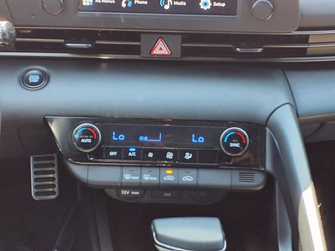 Certified 2025 Hyundai Elantra Sport image 15