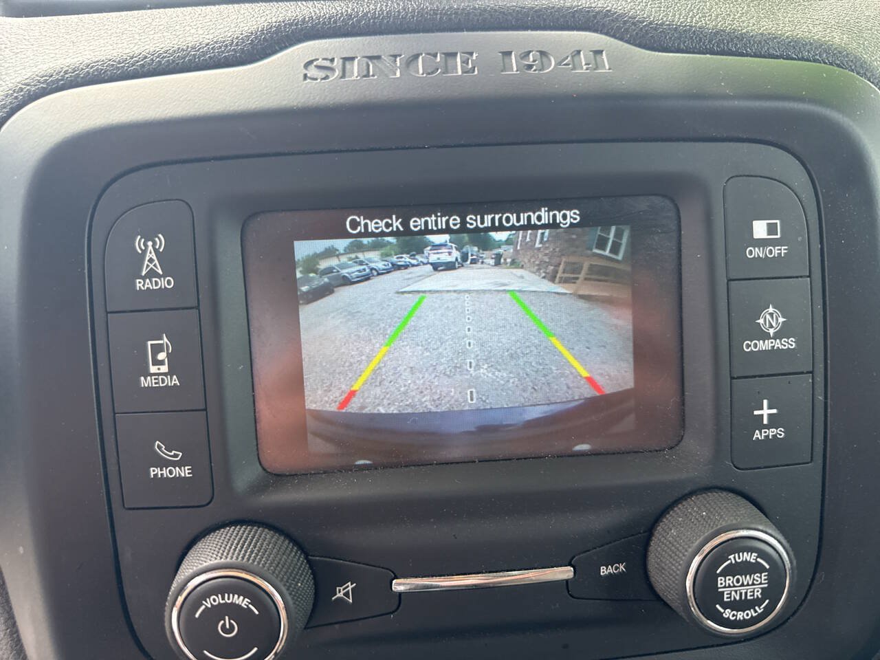 Used 2016 Jeep Renegade Latitude FWD image 16