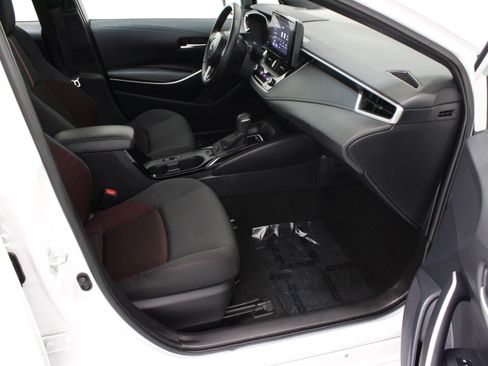 Used 2025 Toyota Corolla SE FWD image 33