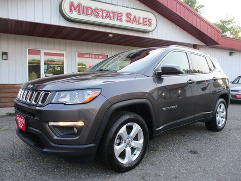 Used 2020 Jeep Compass Latitude w/ Cold Weather Group AWD/4WD image 2