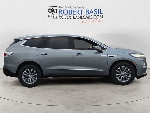 Used 2024 Buick Enclave Essence w/ Technology Package image 6