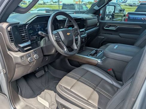 Used 2024 Chevrolet Silverado 3500 High Country w/ High Country Premium Package AWD/4WD image 15
