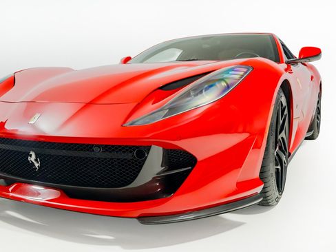 Used 2018 Ferrari 812 Superfast RWD image 34