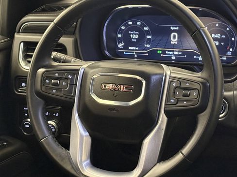 Used 2024 GMC Yukon XL SLT image 18