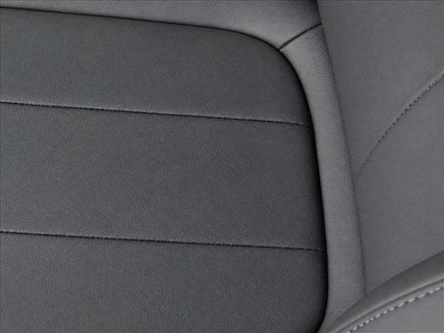 Used 2026 Mercedes-Benz GLB 250 image 24