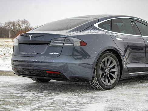 Used 2020 Tesla Model S Long Range Plus image 15