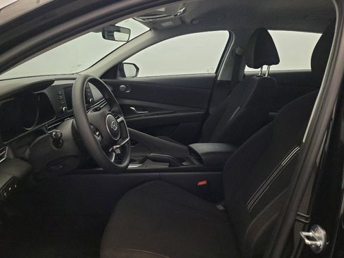 Used 2023 Hyundai Elantra SEL w/ Cargo Package FWD image 17