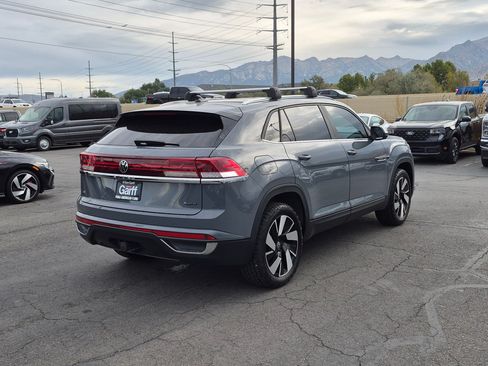 Used 2024 Volkswagen Atlas Cross Sport SE w/ Panoramic Sunroof Package AWD/4WD image 3