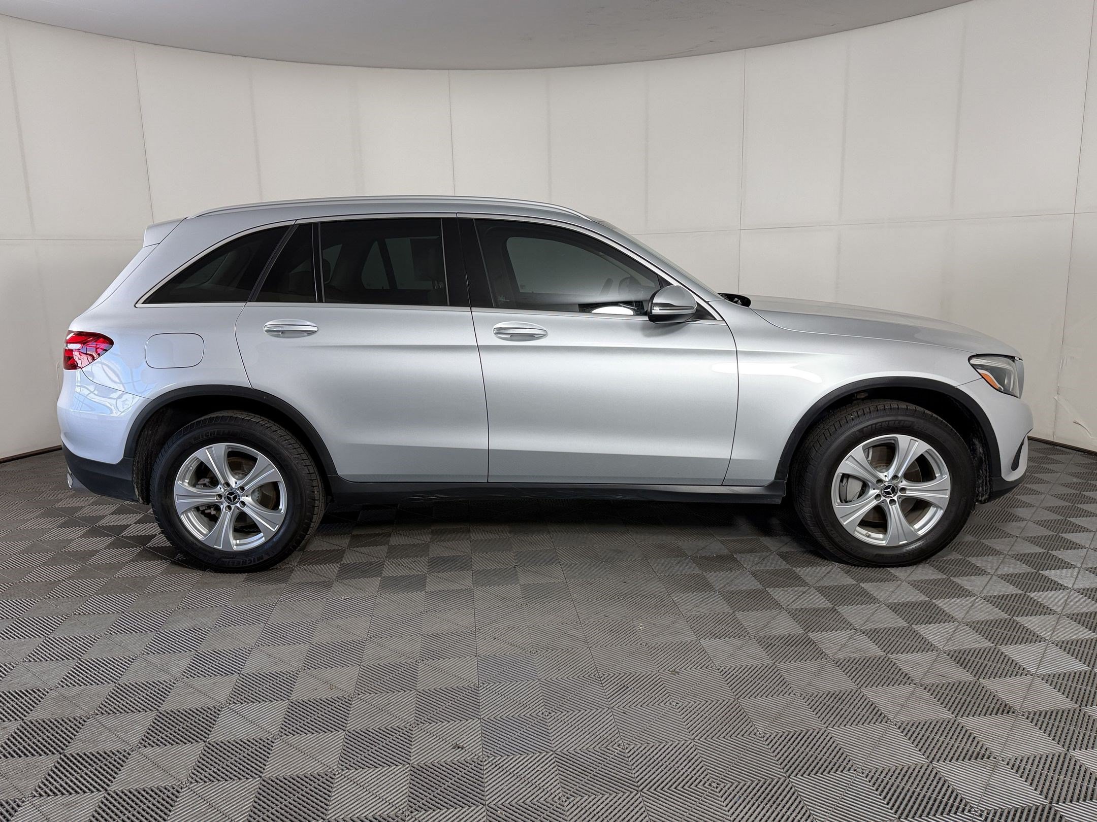 Used 2017 Mercedes-Benz GLC 300 4MATIC image 8