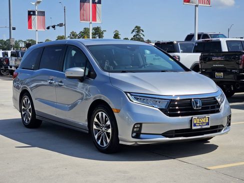 Used 2024 Honda Odyssey EX-L image 3