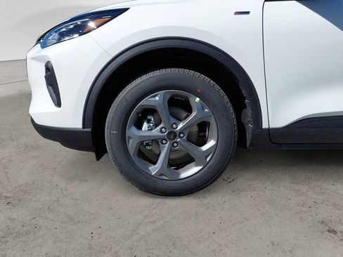 Certified 2026 Ford Escape ST-Line w/ Tech Pack #1 AWD/4WD image 14