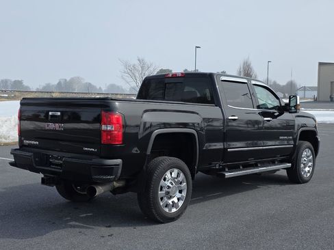 Used 2019 GMC Sierra 2500 Denali image 8