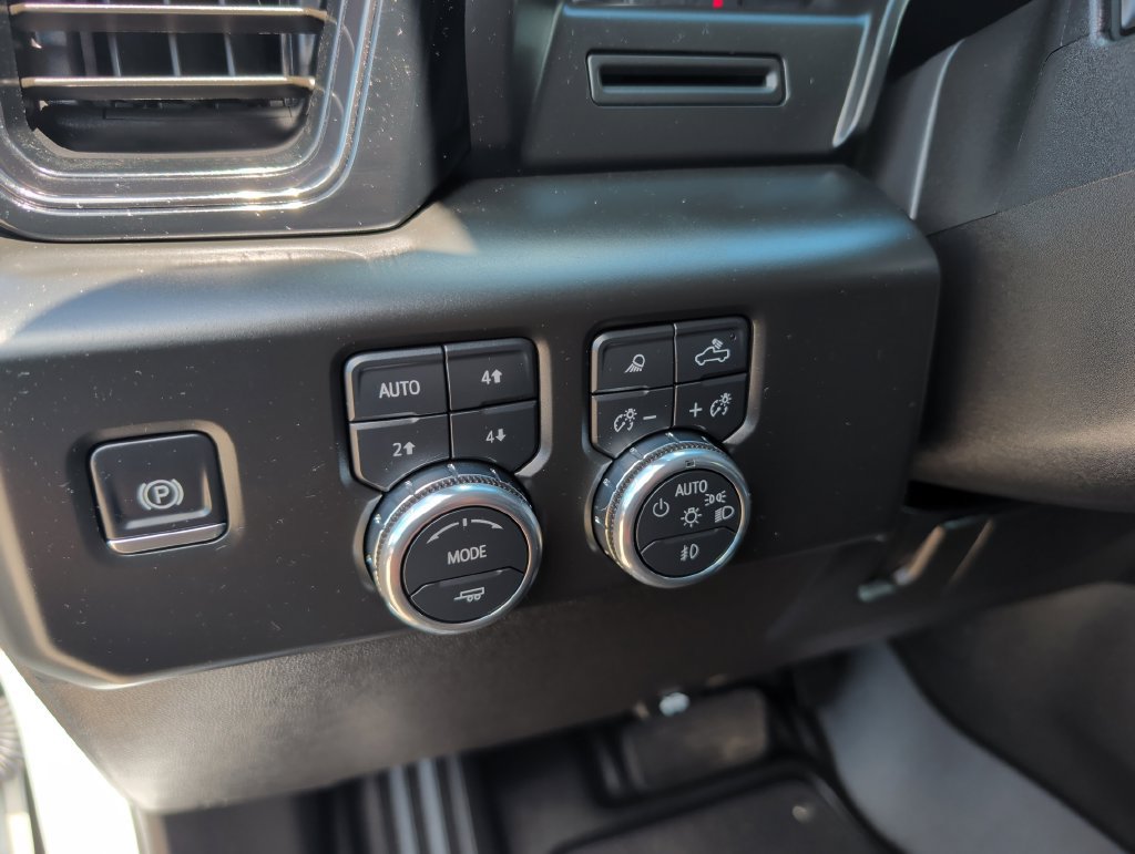 Used 2025 GMC Sierra 2500 AT4 AWD/4WD image 28