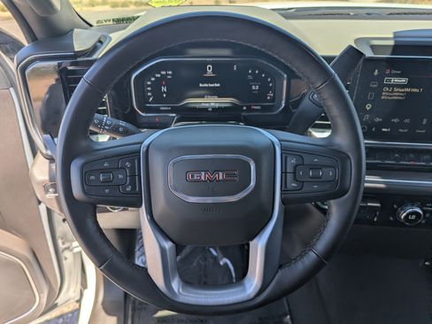 Used 2025 GMC Sierra 1500 SLT RWD image 22