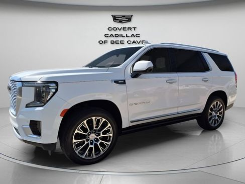 Used 2022 GMC Yukon Denali w/ Denali Ultimate Package image 3