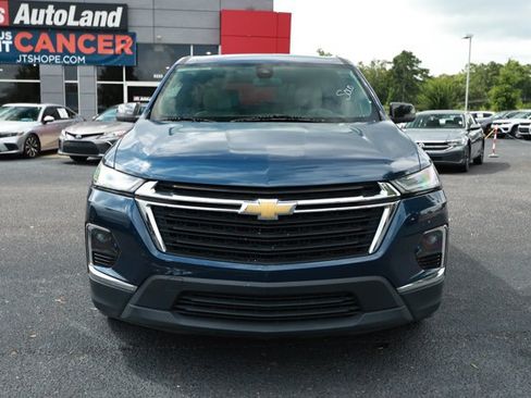Used 2023 Chevrolet Traverse LS FWD image 2