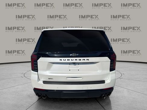 Used 2025 Chevrolet Suburban Z71 AWD/4WD image 4
