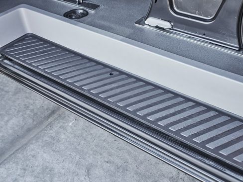 Used 2018 Mercedes-Benz Sprinter 2500 image 28