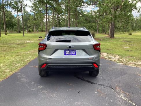 New 2026 Chevrolet Trax RS w/ Driver Confidence Package FWD image 4