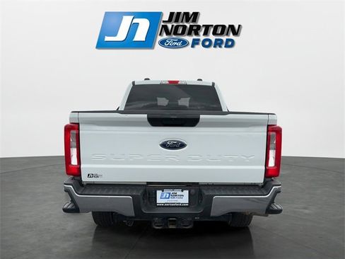 Used 2024 Ford F250 XLT image 4