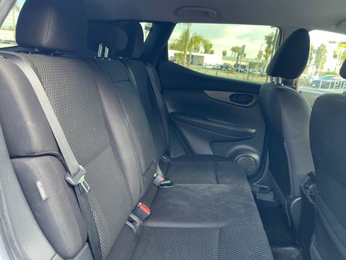 Used 2022 Nissan Rogue Sport S FWD image 16