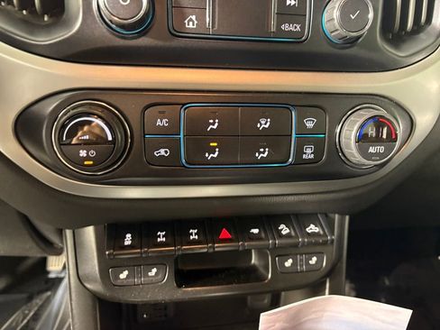 Used 2022 Chevrolet Colorado ZR2 image 20