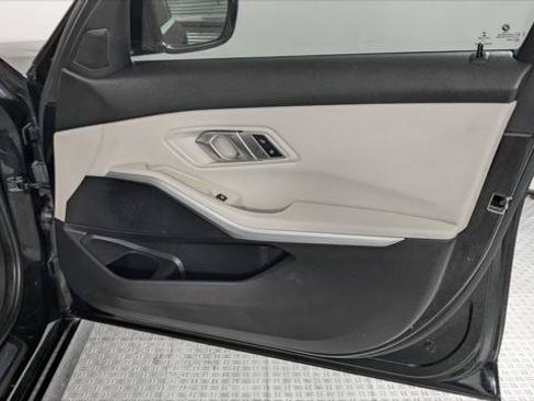 Used 2020 BMW 330i Sedan w/ Convenience Package RWD image 22