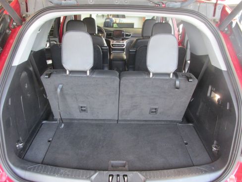 Certified 2022 Ford Explorer XLT w/ Equipment Group 202A image 26