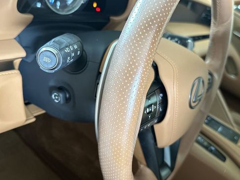 Used 2022 Lexus LC 500 Convertible image 19