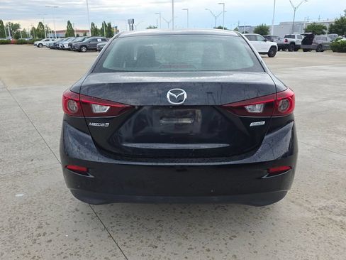Used 2018 MAZDA MAZDA3 Sport FWD image 4
