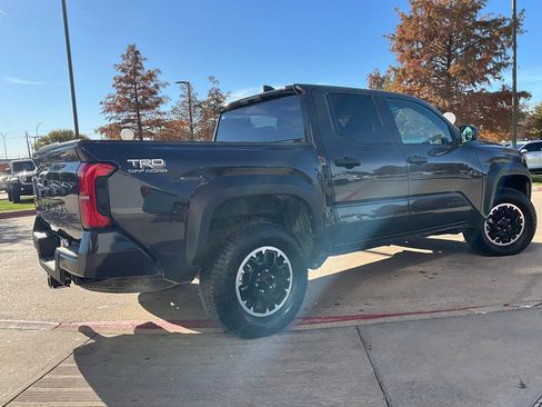 Used 2025 Toyota Tacoma TRD Off-Road image 6