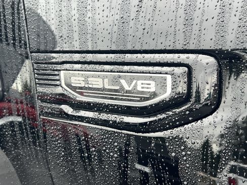 Used 2024 GMC Sierra 1500 Elevation image 11