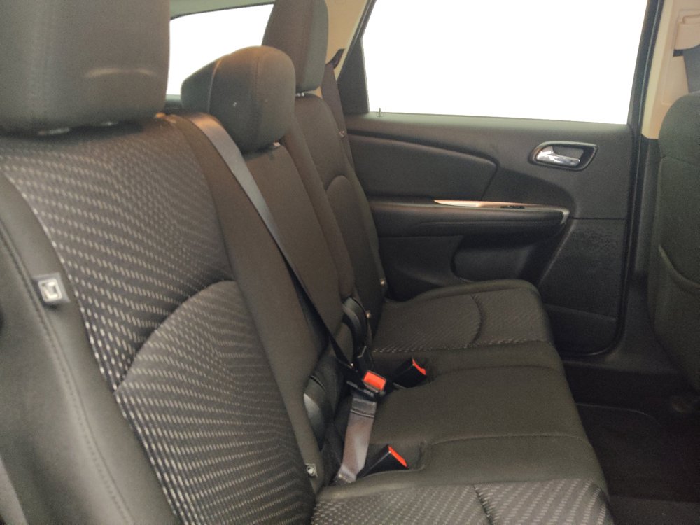 Used 2019 Dodge Journey SE FWD image 19