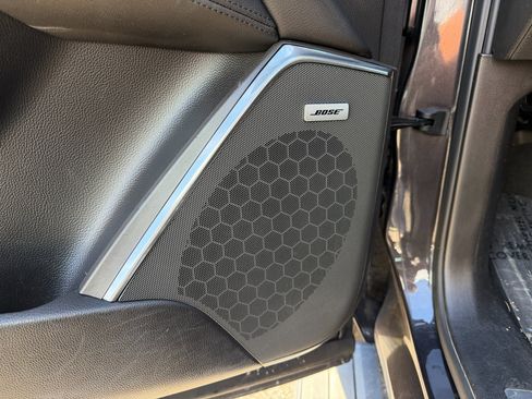 Used 2016 Cadillac Escalade ESV Premium image 19