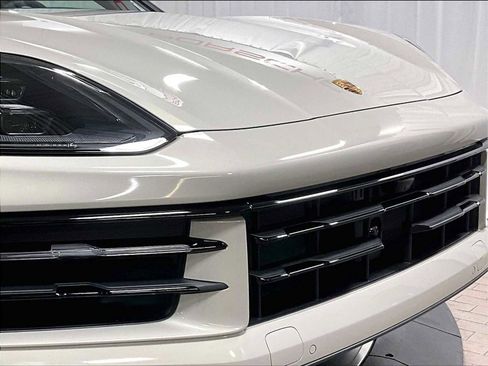New 2026 Porsche Cayenne image 32