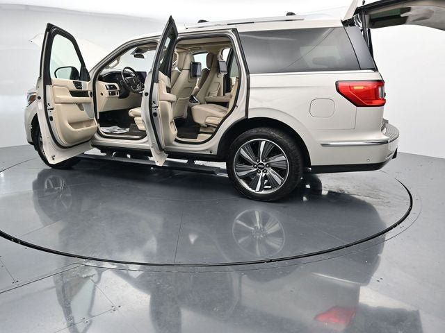 Used 2019 Lincoln Navigator Reserve w/ Cargo Package AWD/4WD image 40